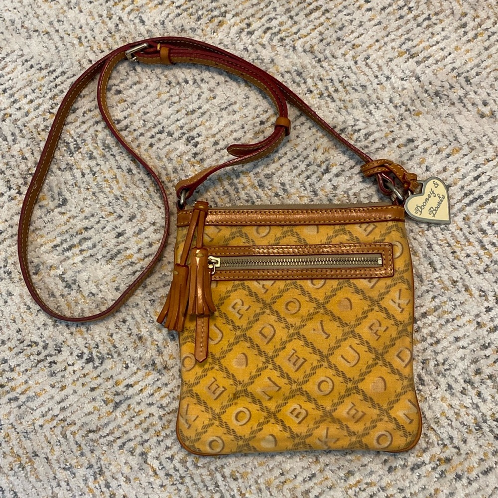 Dooney&Bourke Crossbody Bag